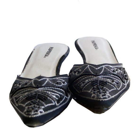 PAPRIKA  Black Silver Low Heel Beaded Embroidered  Slip on US Size 8 - Picture 5 of 6